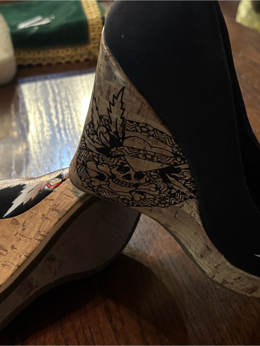 Ed Hardy Cork Wedge Peep Toe Heels Women’s Size 7 Skull Wing Tattoo Y2K Rare - Picture 10 of 13
